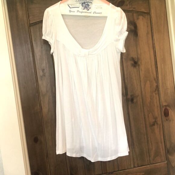 Forever 21 long white top worn once - Picture 1 of 1